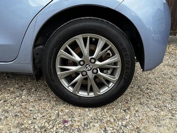 Toyota Yaris VVT-h Icon Tech