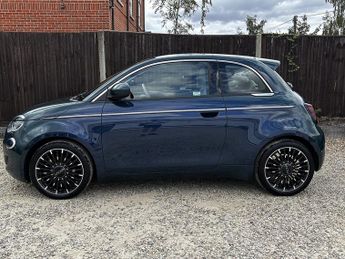 Fiat 500e La Prima