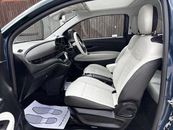 Fiat 500e La Prima