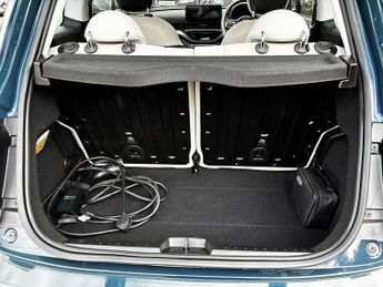 Fiat 500e La Prima