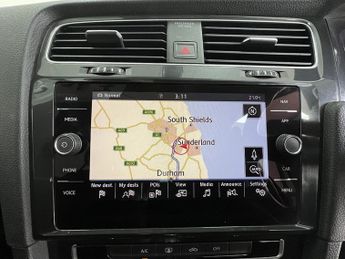 Volkswagen Golf TSI SE Nav