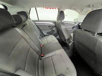 Volkswagen Golf TSI SE Nav