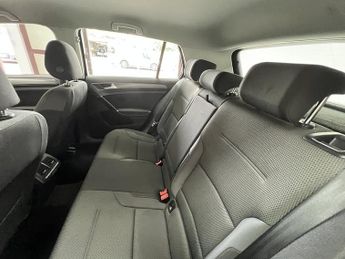 Volkswagen Golf TSI SE Nav