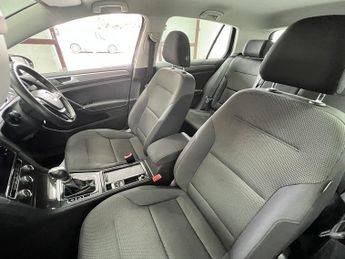 Volkswagen Golf TSI SE Nav