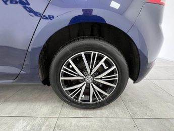 Volkswagen Golf TSI SE Nav
