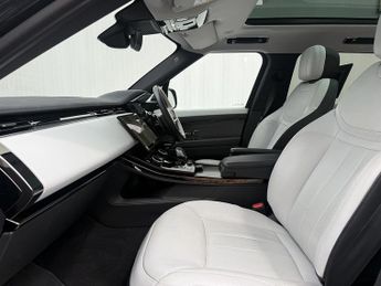 Land Rover Range Rover Sport 3.0 D300 MHEV Dynamic SE SUV 5dr Diesel Auto 4WD Euro 6 (s/s) (3