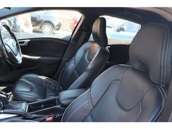 Volvo V40 T3 R-Design Edition