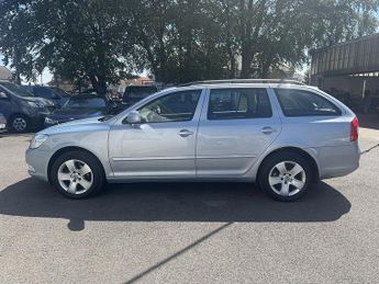 Skoda Octavia 1.6 TDI Elegance Estate 5dr Diesel Manual Euro 5 (105 ps)