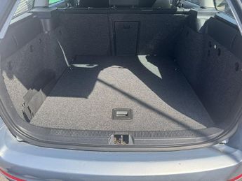 Skoda Octavia 1.6 TDI Elegance Estate 5dr Diesel Manual Euro 5 (105 ps)