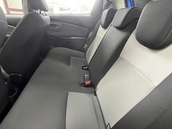 Toyota Yaris VVT-h Icon Tech
