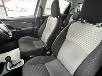 Toyota Yaris VVT-h Icon Tech