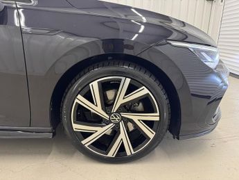 Volkswagen Golf 2.0 TDI R-Line Estate 5dr Diesel DSG Euro 6 (s/s) (150 ps)
