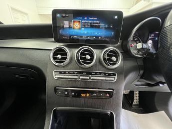 Mercedes-Benz GLC GLC220d AMG Line