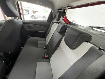 Toyota Yaris VVT-h Icon