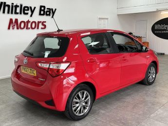 Toyota Yaris VVT-h Icon
