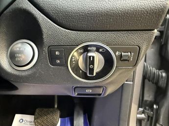 Mercedes-Benz GLA 2.1 GLA200d SE (Executive) SUV 5dr Diesel 7G-DCT Euro 6 (s/s) (1