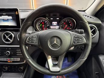 Mercedes-Benz GLA 2.1 GLA200d SE (Executive) SUV 5dr Diesel 7G-DCT Euro 6 (s/s) (1