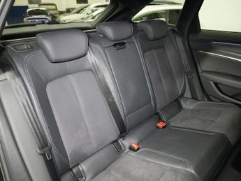 Audi A6 Avant TFSI Black Edition