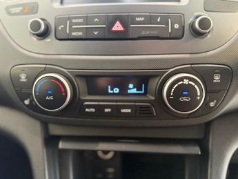 Hyundai i10 1.2 Premium SE Hatchback 5dr Petrol Auto Euro 6 (87 ps)
