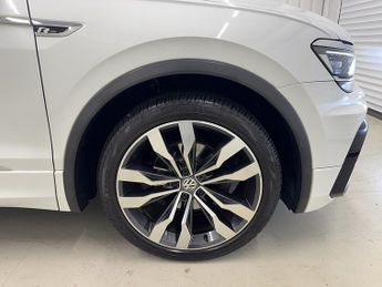 Volkswagen Tiguan 2.0 TDI BlueMotion Tech R-Line SUV 5dr Diesel DSG 4Motion Euro 6