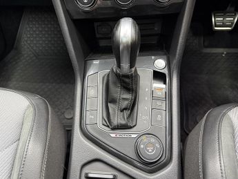 Volkswagen Tiguan 2.0 TDI BlueMotion Tech R-Line SUV 5dr Diesel DSG 4Motion Euro 6