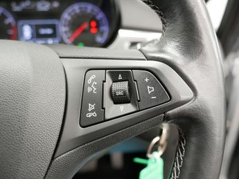 Vauxhall Corsa i ecoTEC SE Nav