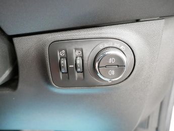 Vauxhall Corsa i ecoTEC SE Nav