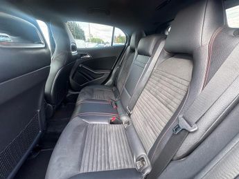 Mercedes-Benz GLA GLA200d AMG Line
