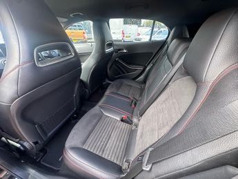 Mercedes-Benz GLA GLA200d AMG Line