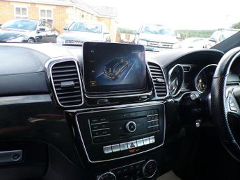 Mercedes-Benz GLS GLS350d V6 AMG Line