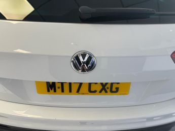 Volkswagen Tiguan 2.0 TDI BlueMotion Tech SE Navigation SUV 5dr Diesel DSG 4Motion