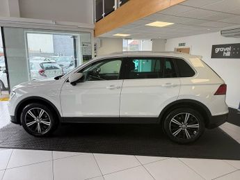 Volkswagen Tiguan 2.0 TDI BlueMotion Tech SE Navigation SUV 5dr Diesel DSG 4Motion