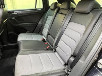 Volkswagen Tiguan 2.0 TDI R-Line SUV 5dr Diesel DSG 4Motion Euro 6 (s/s) (150 ps)