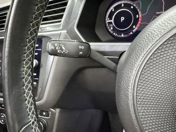 Volkswagen Tiguan 2.0 TDI R-Line SUV 5dr Diesel DSG 4Motion Euro 6 (s/s) (150 ps)