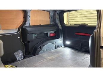 Volkswagen ID. Buzz Cargo Pro Commerce