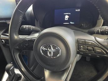 Toyota Yaris Cross 1.5 VVT-h Design SUV 5dr Petrol Hybrid E-CVT Euro 6 (s/s) (116 p