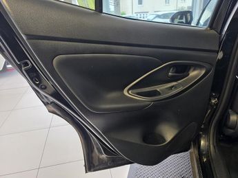 Toyota Yaris Cross 1.5 VVT-h Design SUV 5dr Petrol Hybrid E-CVT Euro 6 (s/s) (116 p
