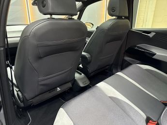 Volkswagen ID.3 Pro Performance 58kWh Family Hatchback 5dr Electric Auto (204 ps