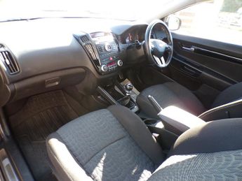 Kia ProCeed CRDi 3