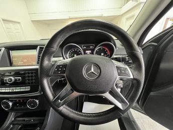 Mercedes-Benz M Class ML350 V6 BlueTEC AMG Sport