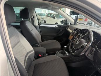 Volkswagen Tiguan 2.0 TDI SE Navigation SUV 5dr Diesel DSG Euro 6 (s/s) (150 ps)