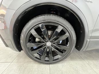 Volkswagen Tiguan TDI BlueMotion Tech R-Line
