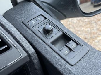 Volkswagen Transporter T6 T30 102 SWB