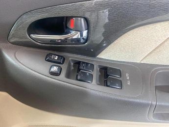 Toyota Alphard 2.4 E-Four Hybrid 5dr MPV Petrol Hybrid