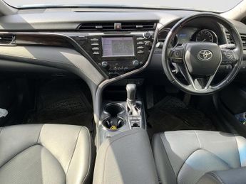 Toyota Camry VVT-h Design