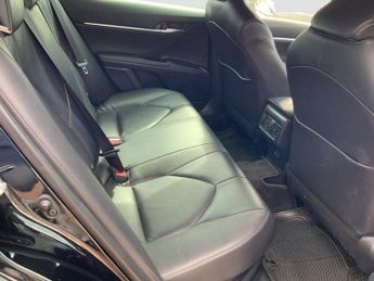 Toyota Camry VVT-h Design