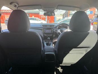 Nissan Qashqai 1.6 DIG-T n-tec SUV 5dr Petrol Manual 2WD Euro 6 (s/s) (163 ps)