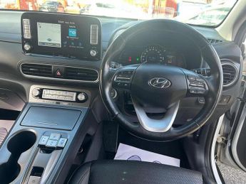 Hyundai KONA 64kWh Premium SE SUV 5dr Electric Auto (7kW Charger) (204 ps)