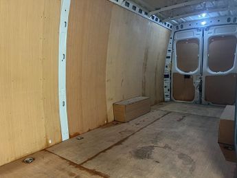 Iveco Daily 2.3D HPI 14V 35S 4100 Panel Van 5dr Diesel HiMatic LWB H2 Euro 6
