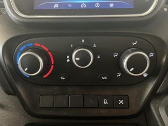 Iveco Daily 2.3D HPI 14V 35S 3520 Panel Van 5dr Diesel HiMatic MWB H2 Euro 6